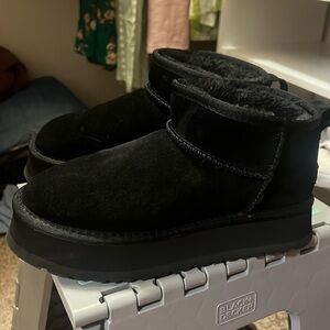 Ugg platform
